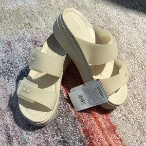 NWT! Crocks Brooklyn Wedge Sandal